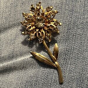 Vintage Radiant Gold tone and rhinestone Floral Brooch